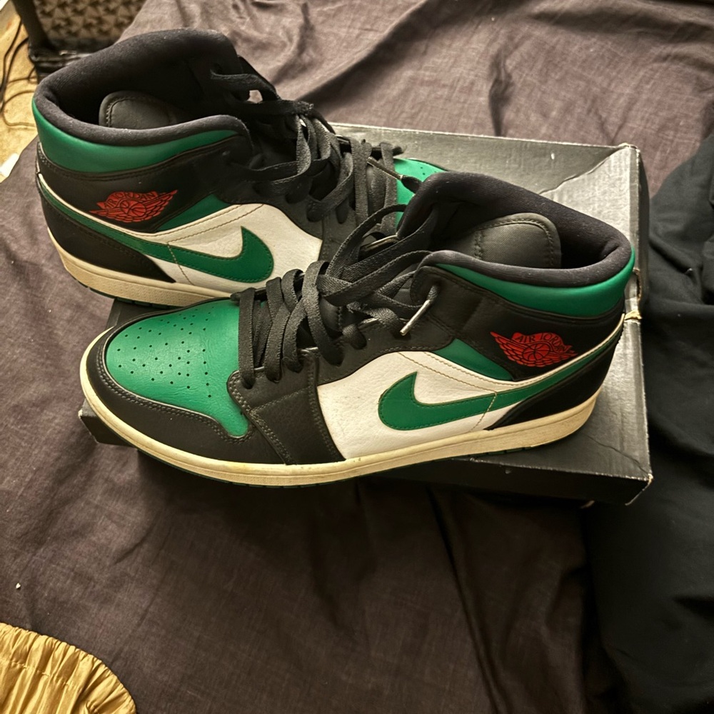 Jordan 1s mid green